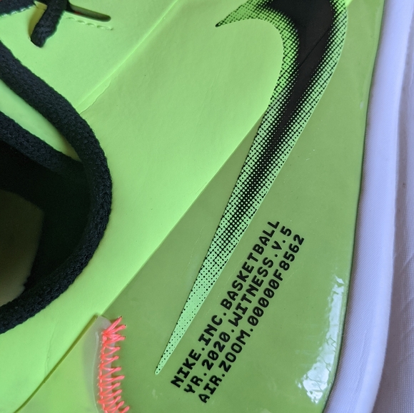 Nike LeBron Witness 5 Grinch Volt Green Lakers size 14 - Picture 9 of 12